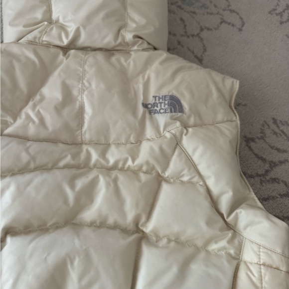 North face puffy vest - Picture 3 of 6